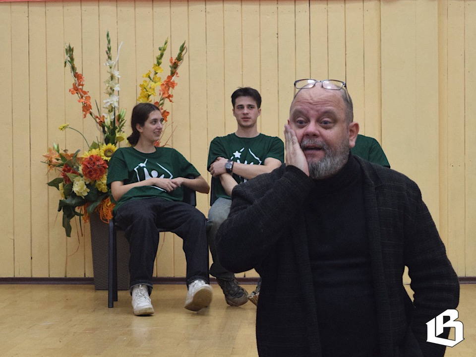 Сцена позволила школьникам посмотреть на себя со стороны