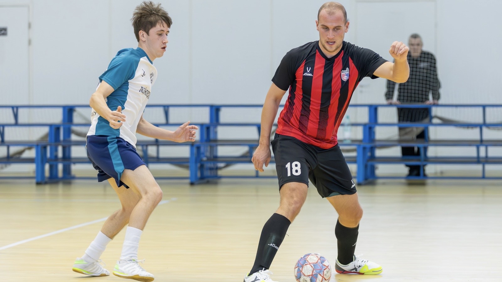 «Фаворит» начал  с ничьей выступление в Кубке 47 региона по футзалу