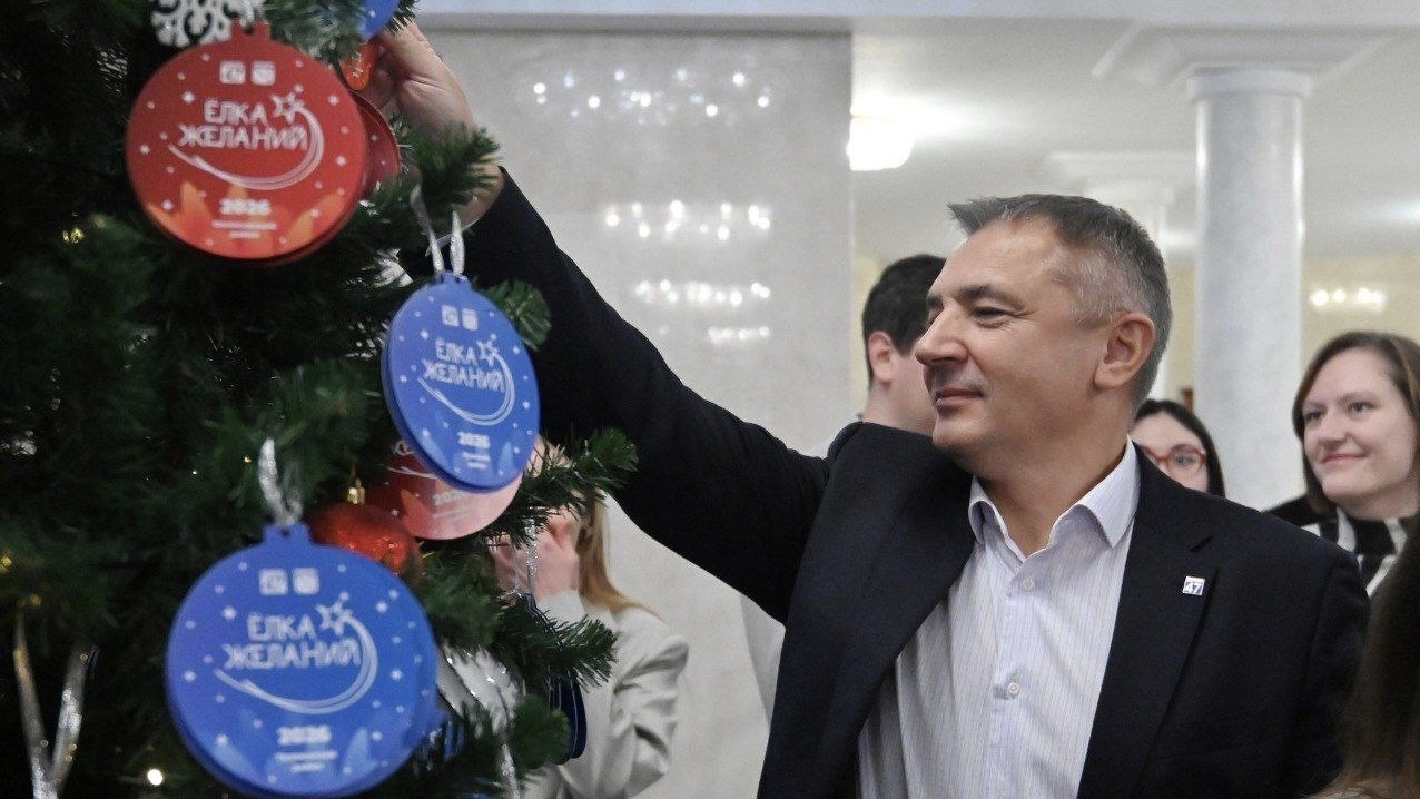 Подарки от вице-губернатора: на Суворовском зажгли «Ёлку желаний»