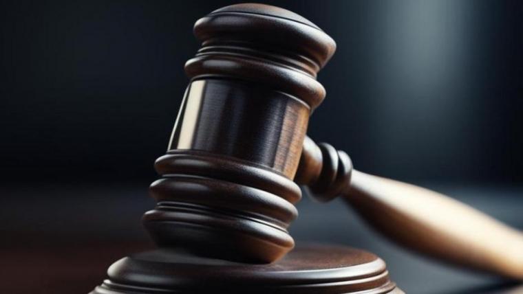 Полтора года колонии за два удара по голове сотрудника полиции