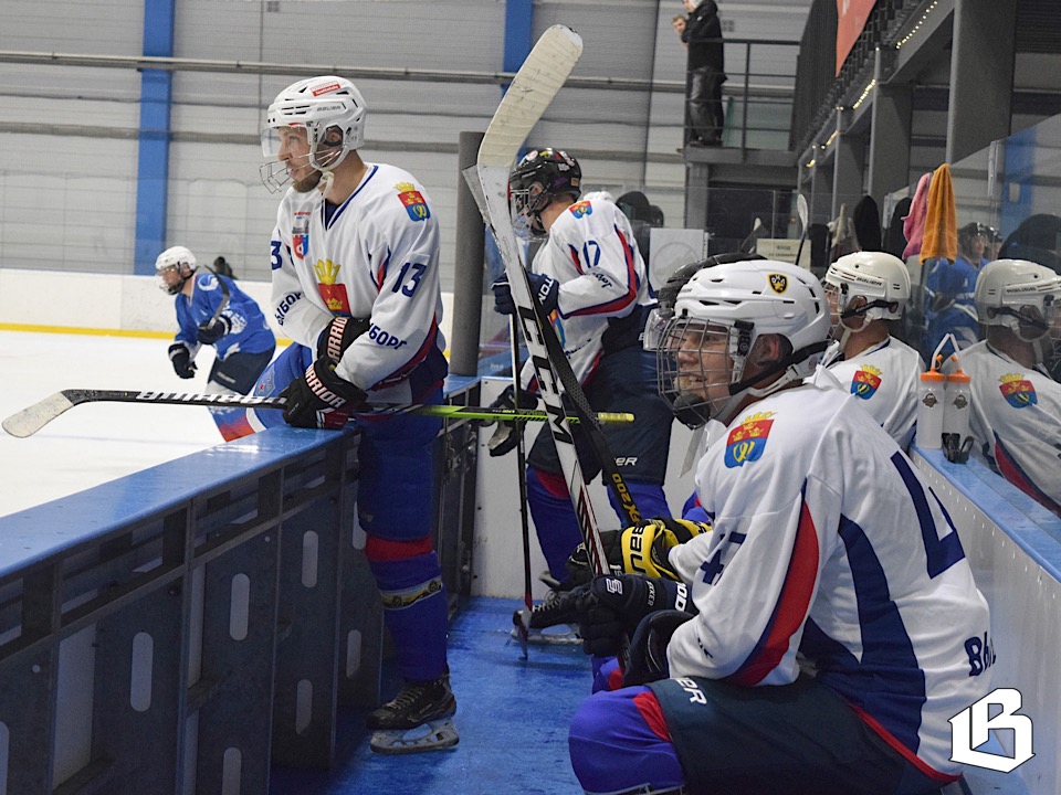 В хоккей играют настоящие мужчины…