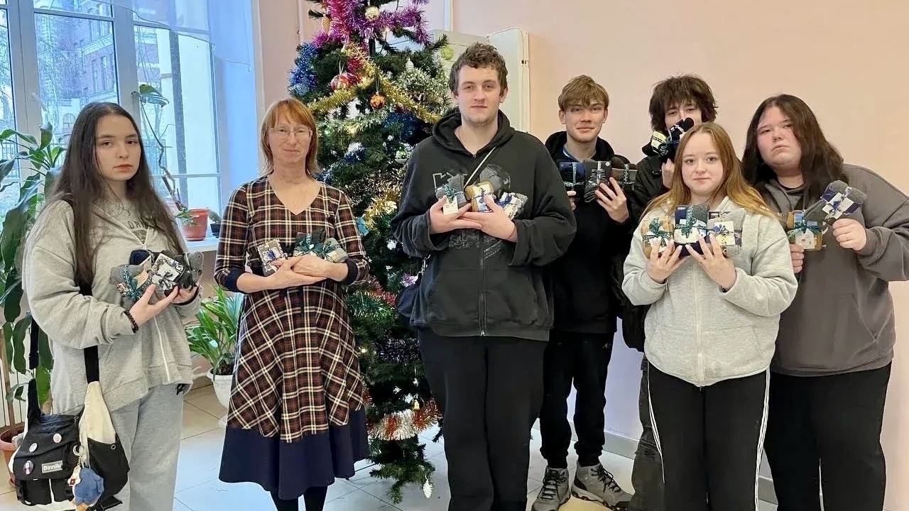 «Подарок герою»: студенты поддерживают защитников