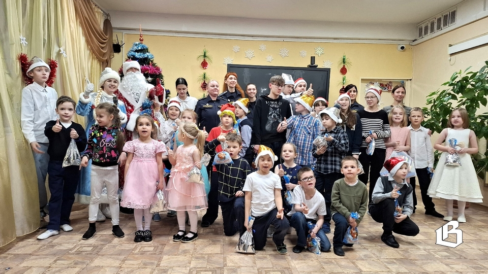 Праздник для юных подопечных КЦСОН «Выборг» устроили судебные приставы