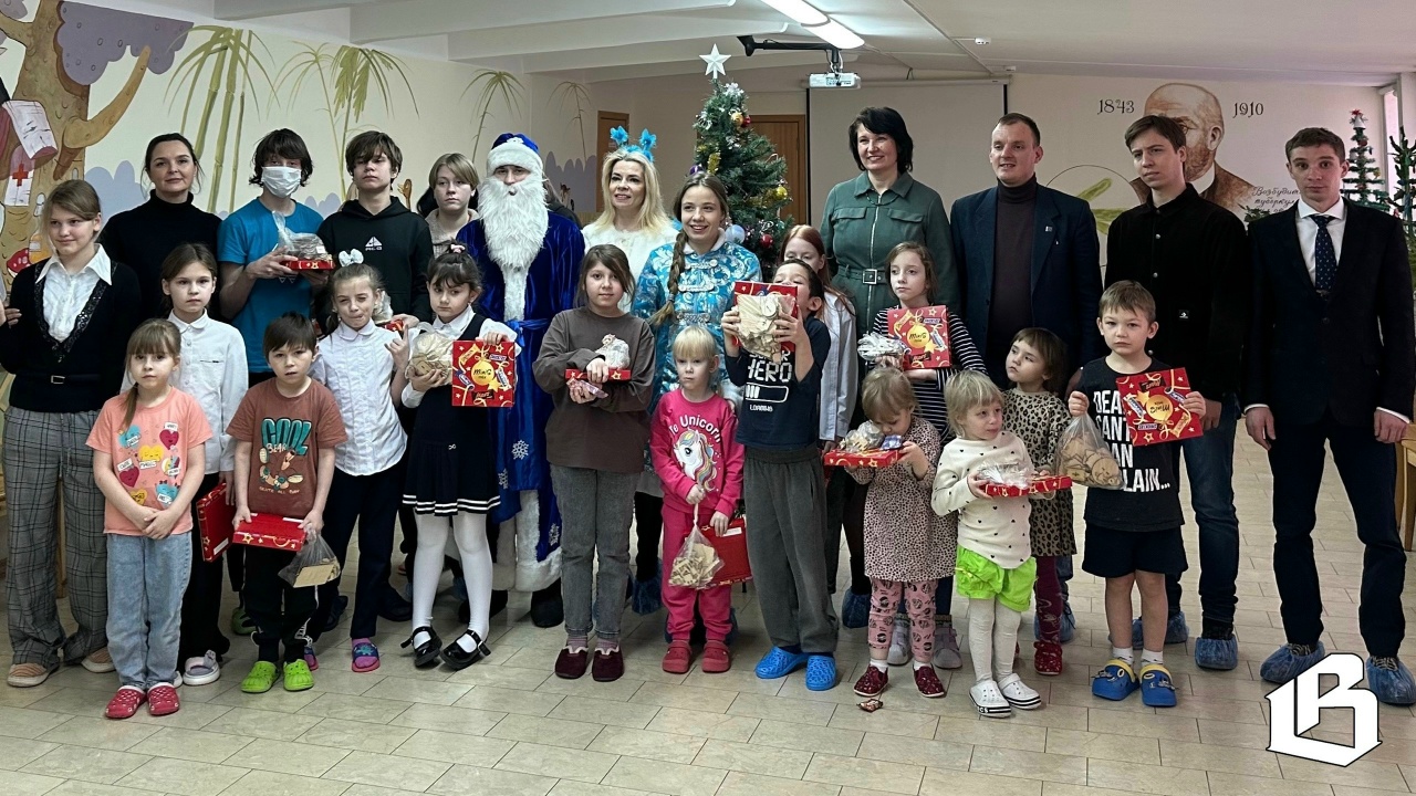 Делегация Общественной палаты устроила праздник для детей в Выборге