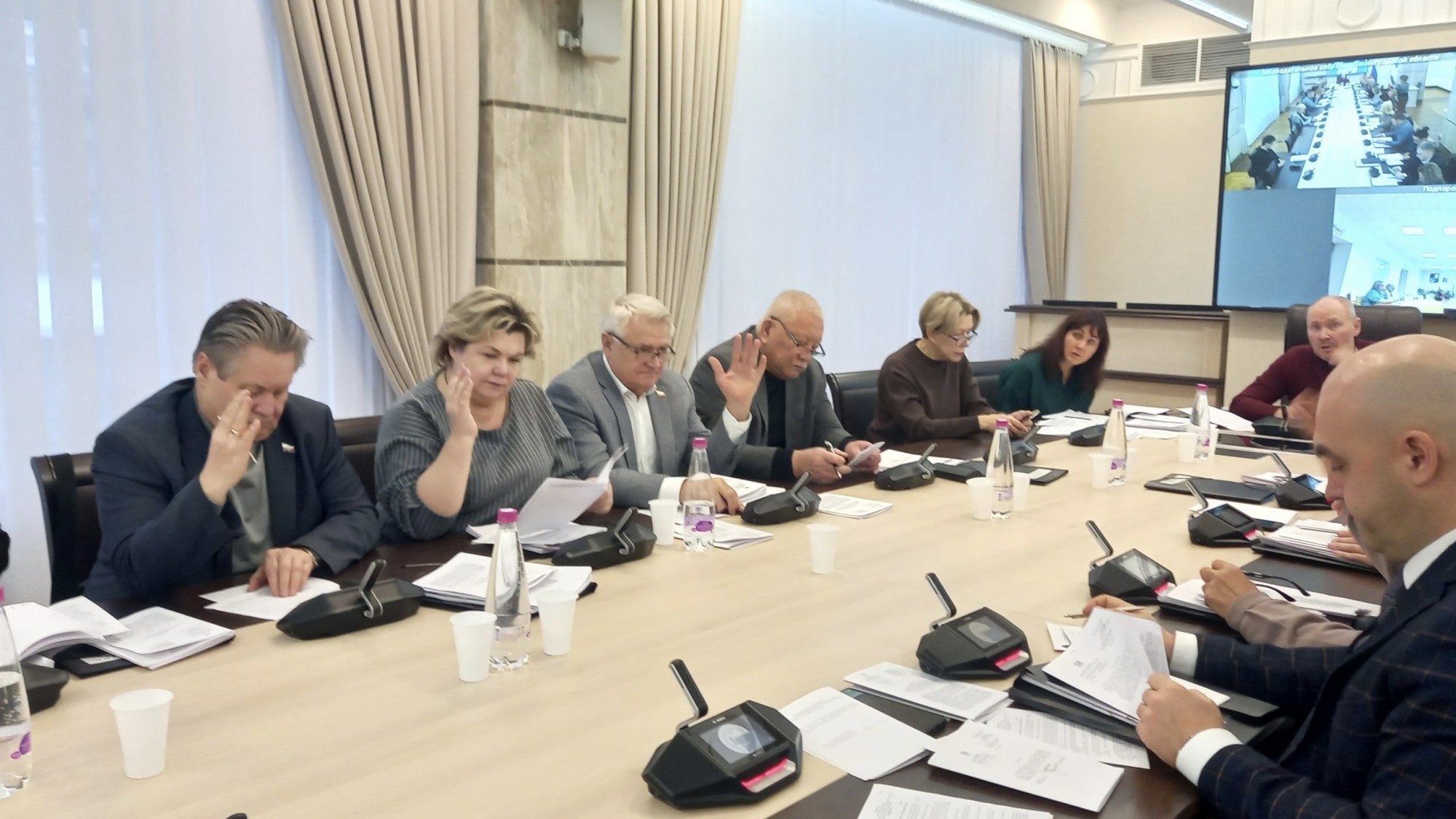 Итоги депутатской комиссии: в регионе обсудили развитие МСУ