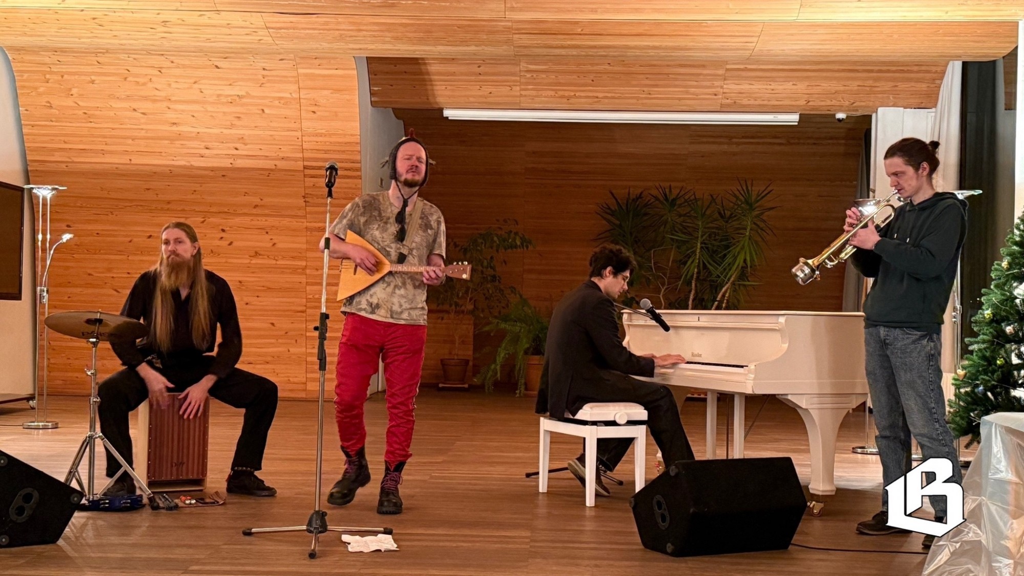 Музыка в оттиске. В Аалто объединили арт-рок и графику