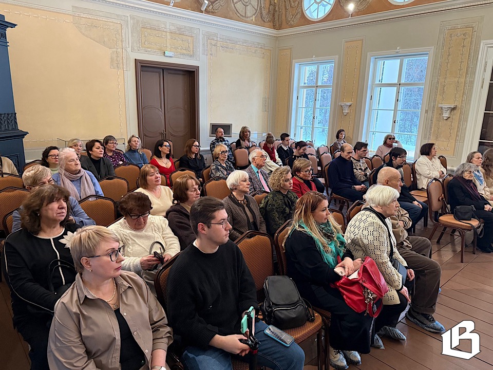 Вернисаж в Монрепо: сказка для императора и магия пастели