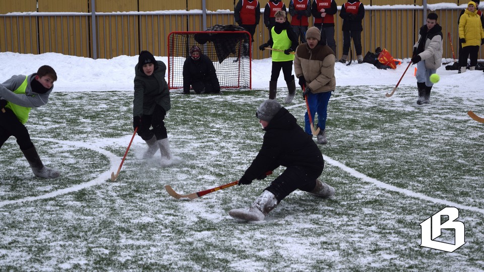 Выборгские школьники сыграли в «народный» хоккей 