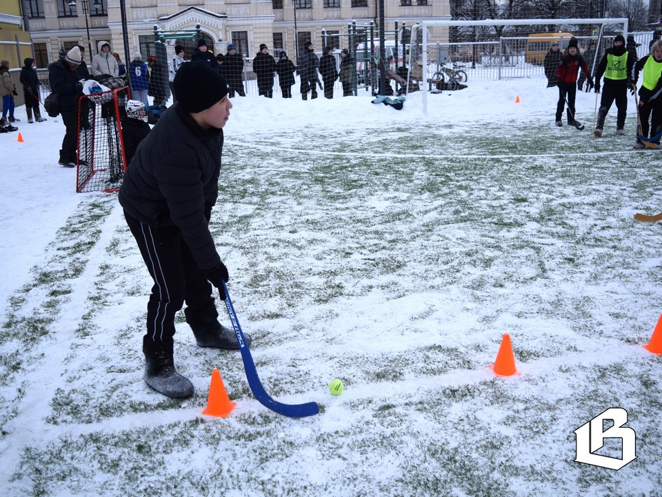 Выборгские школьники сыграли в «народный» хоккей 