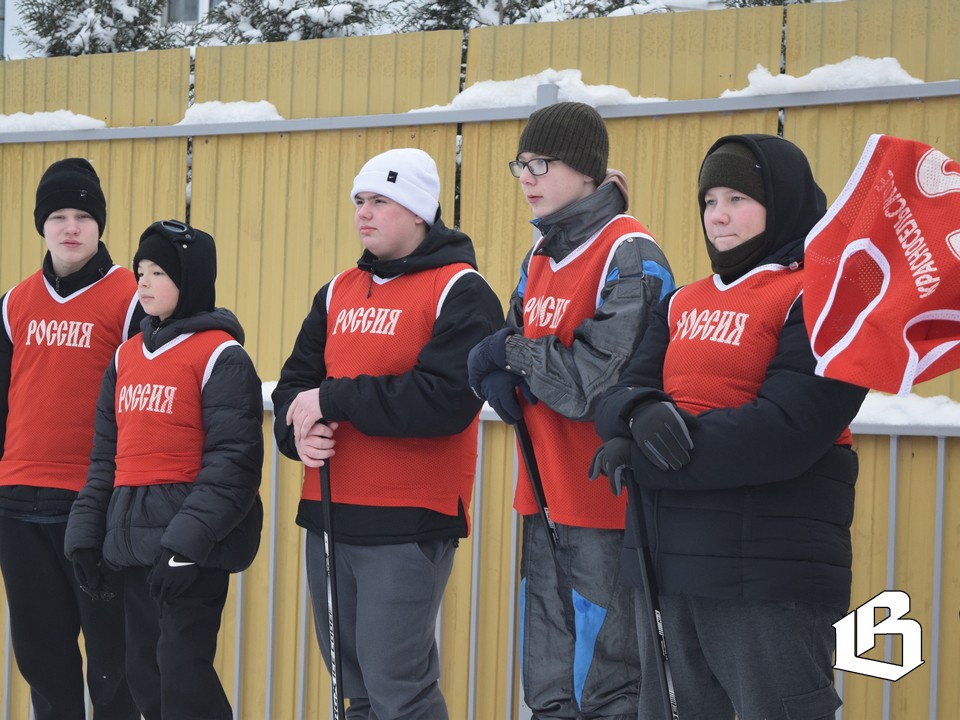 Выборгские школьники сыграли в «народный» хоккей 