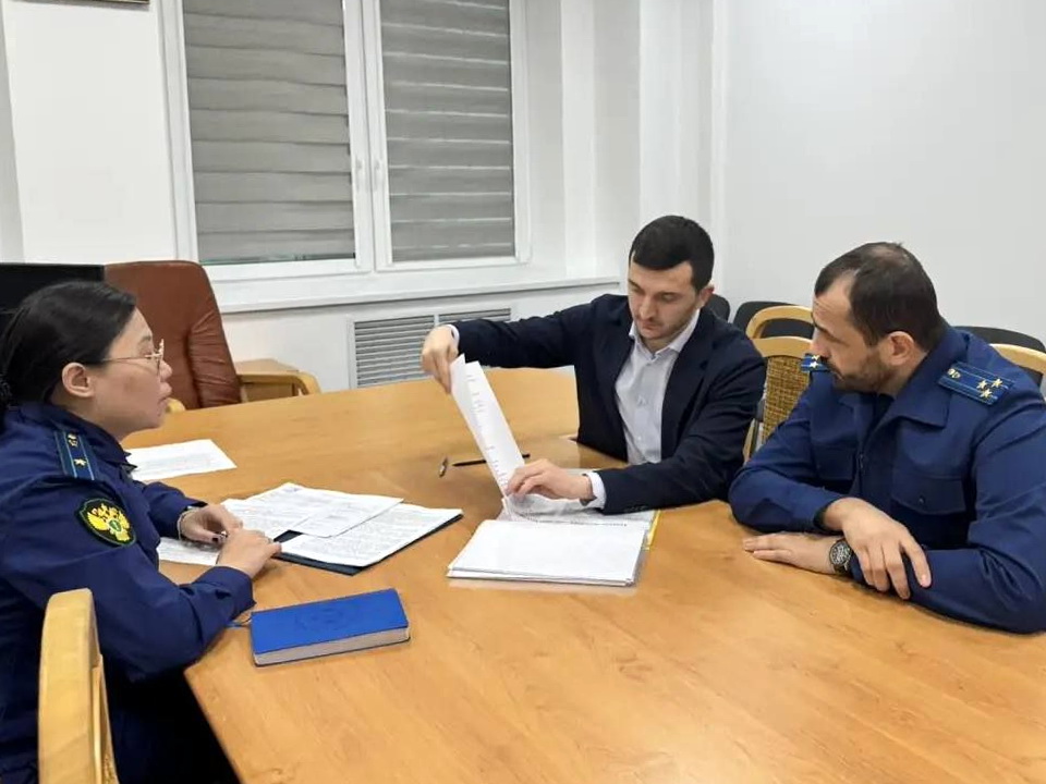 Прокуратура встретилась с подрядчиком, возводящим поликлинику в Южном микрорайоне