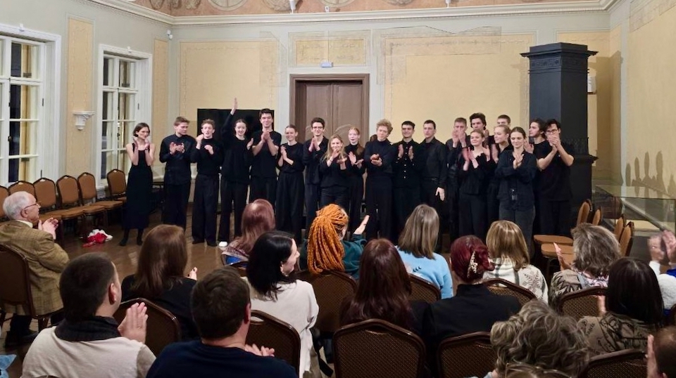 Студенты Школы-студии МХАТ дали спектакль в Усадебном доме Монрепо