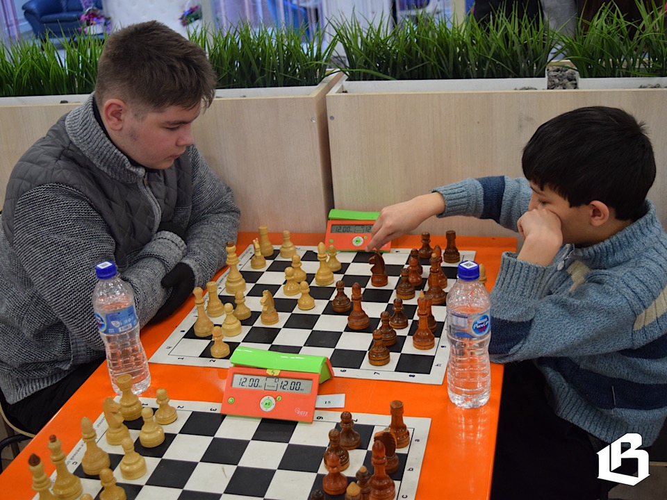 Шахматы в честь памятных дат