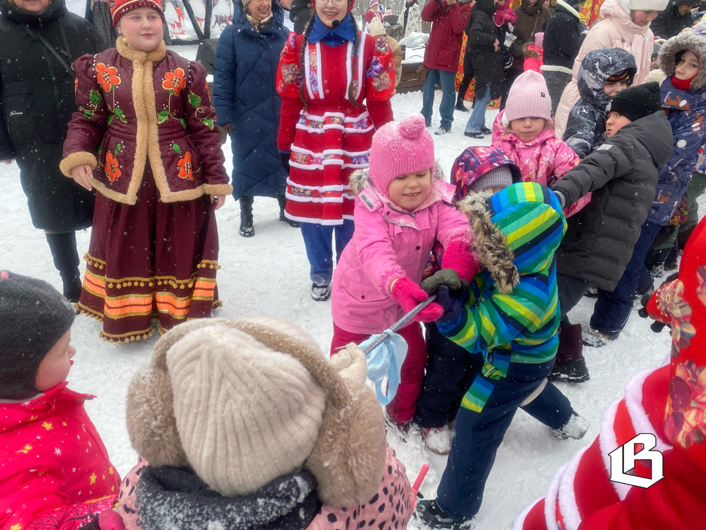 Традиции и забавы Масленицы на Батарейной горе в Выборге