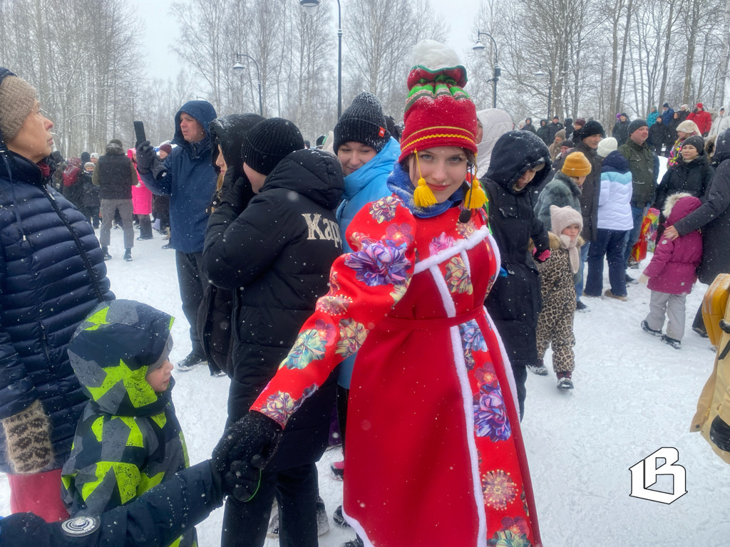 Традиции и забавы Масленицы на Батарейной горе в Выборге