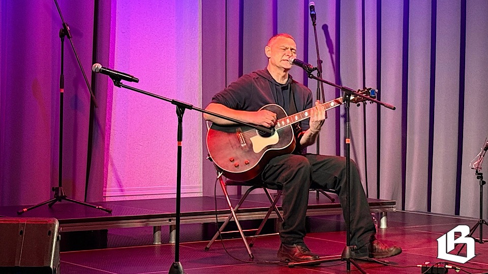 Шестой «СтихоФест»: 20 голосов на одной сцене!