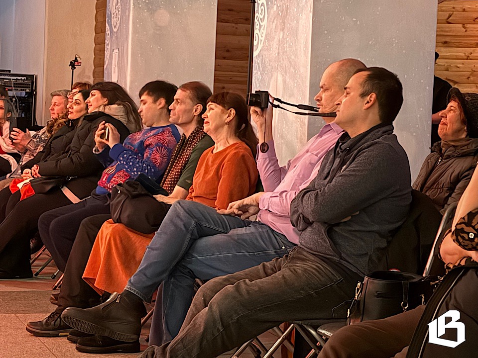 Шестой «СтихоФест»: 20 голосов на одной сцене!