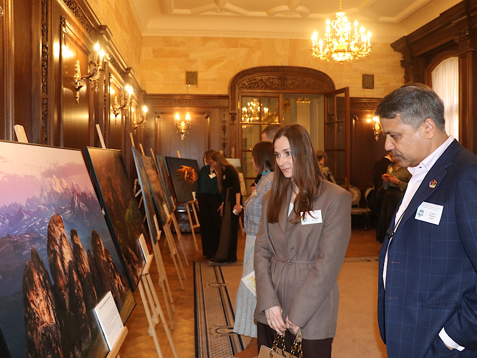 Гуманитарная модернизация: путь к единству и развитию