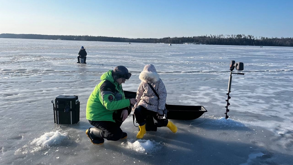 На рыбалку всей семьёй: взрослых и детей объединило общее увлечение