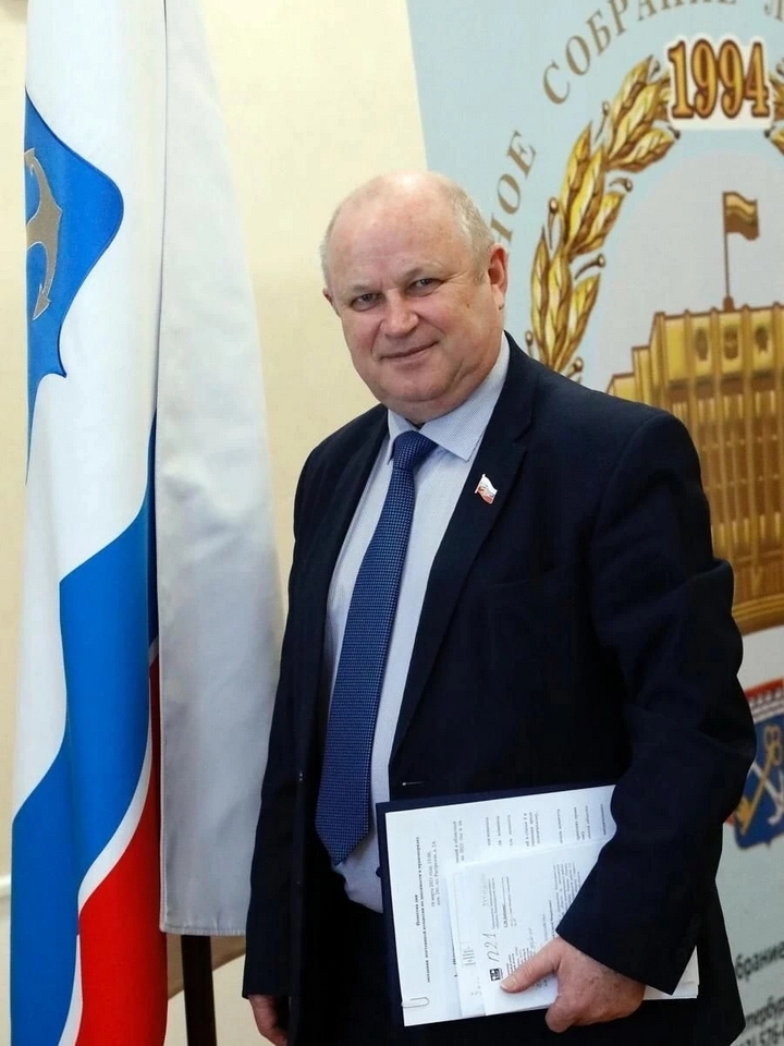 Олег Петров: депутат Законодательного собрания всегда на связи