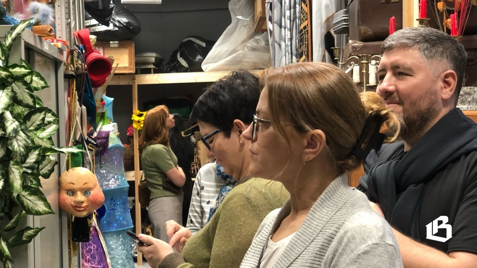 Поклонникам театра открыли тайны закулисья