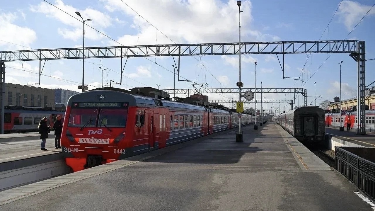 Гатчина и Петербург стали ближе: запуск нового железнодорожного маршрута