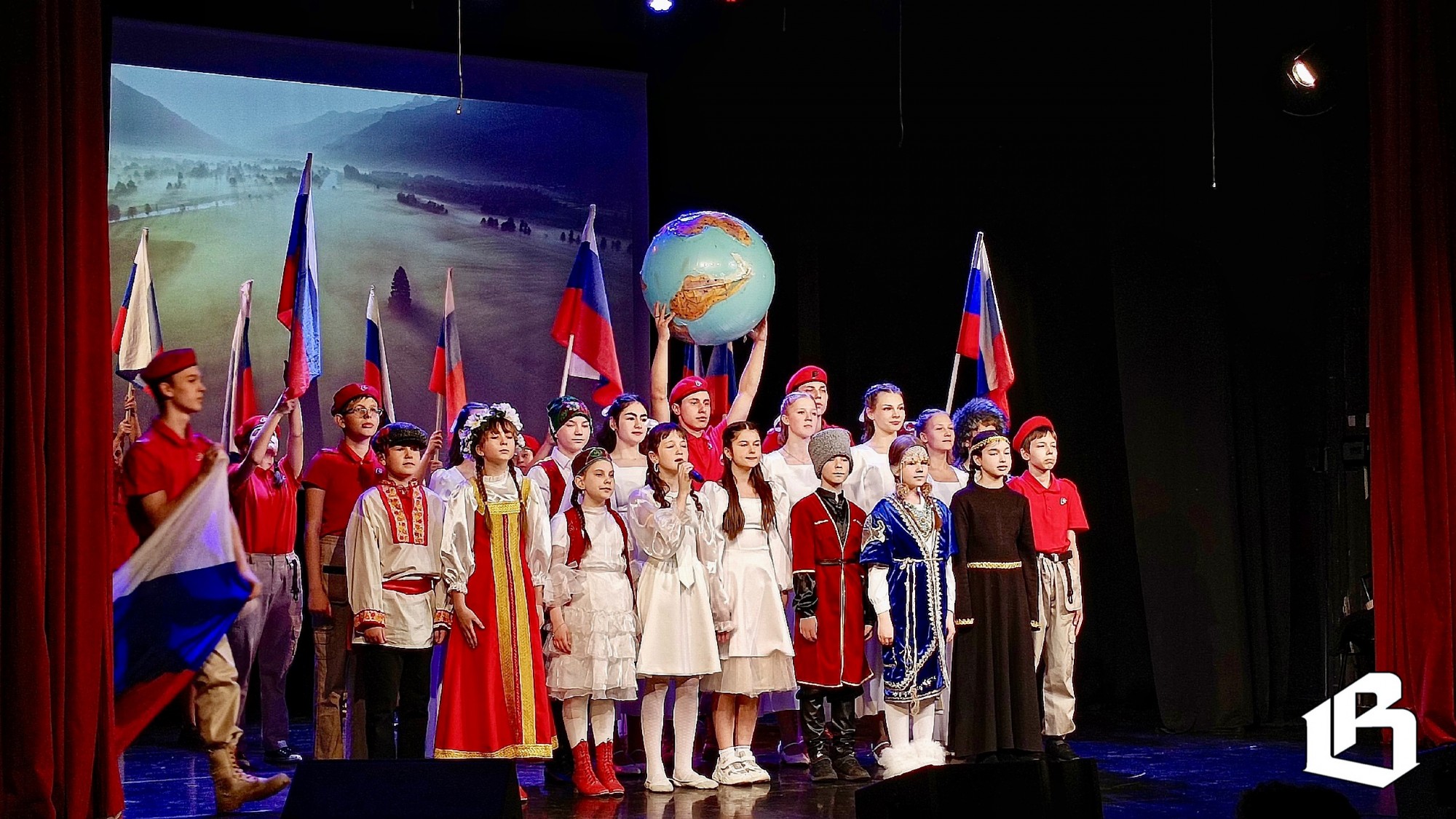 Мост между поколениями: Выборг чтит память героев и воспитывает патриотов 