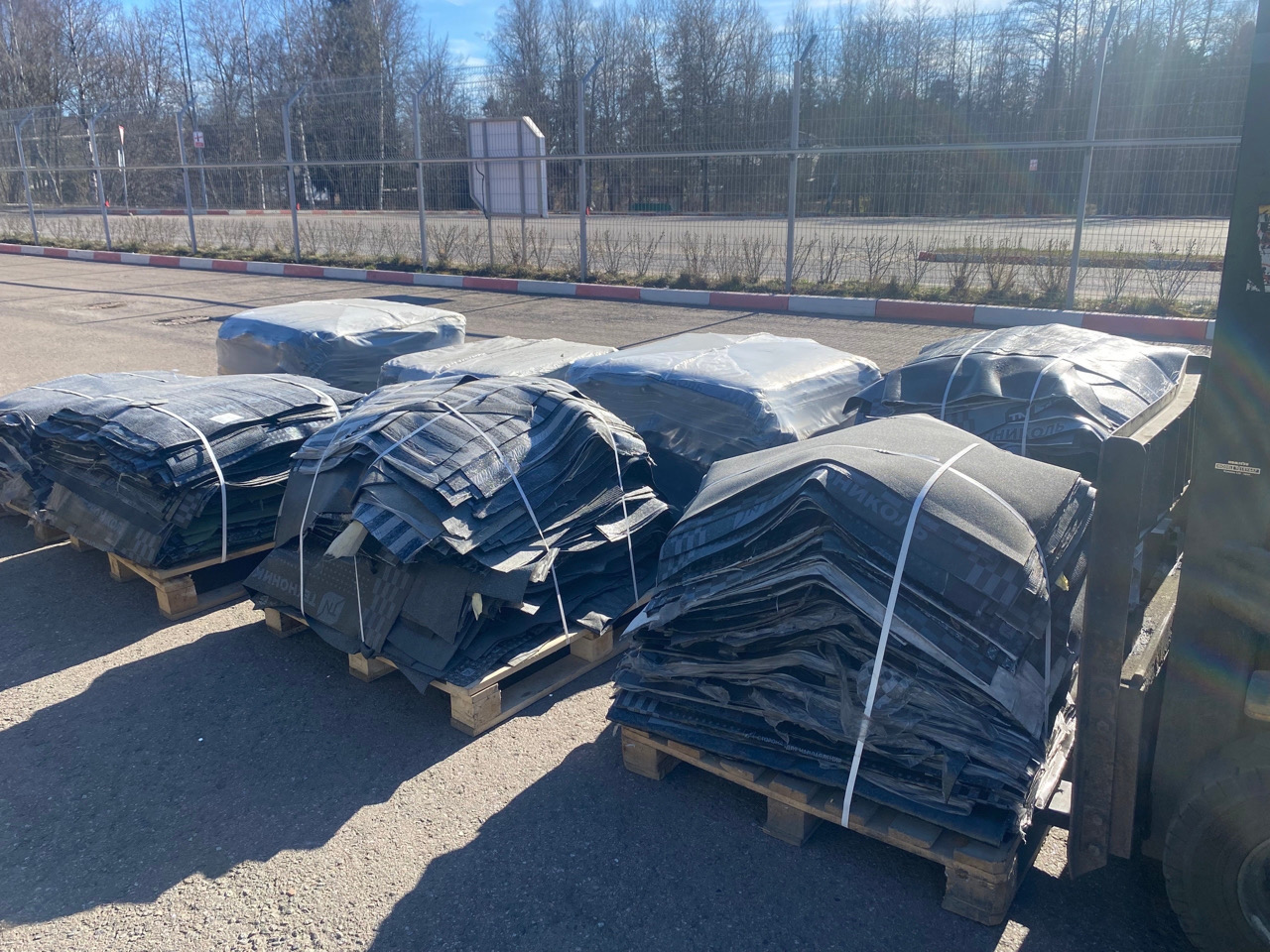 «Выборгская рука помощи» и завод «Технониколь» помогают бойцам