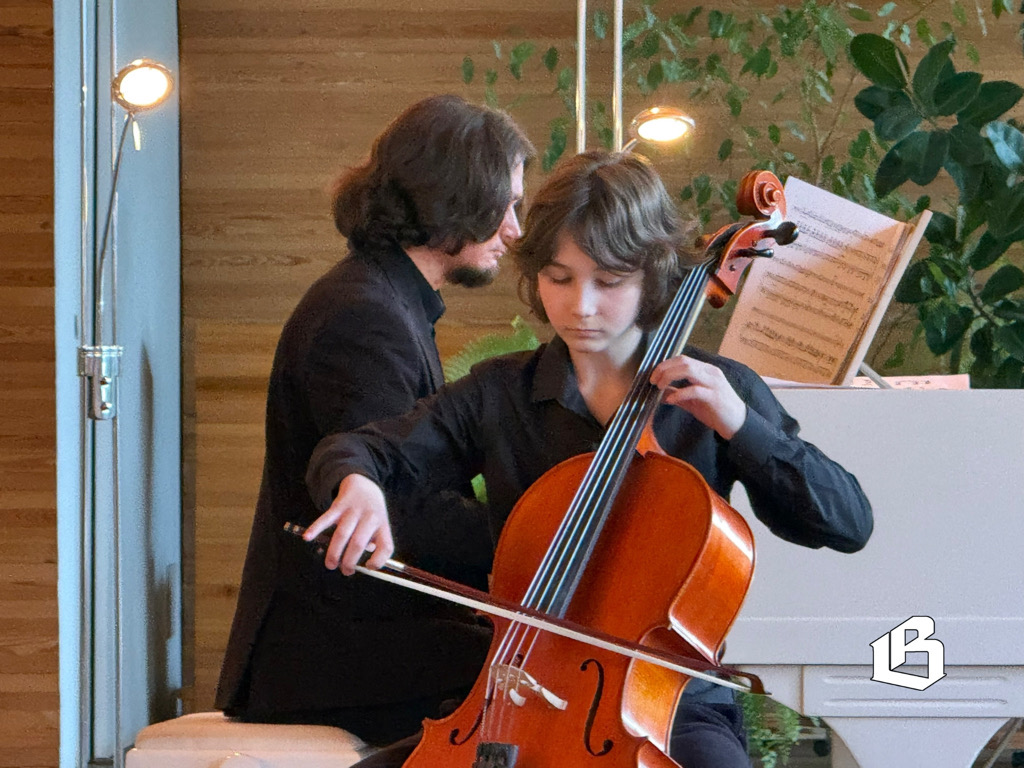 «Звуки весны в объятиях виолончели»