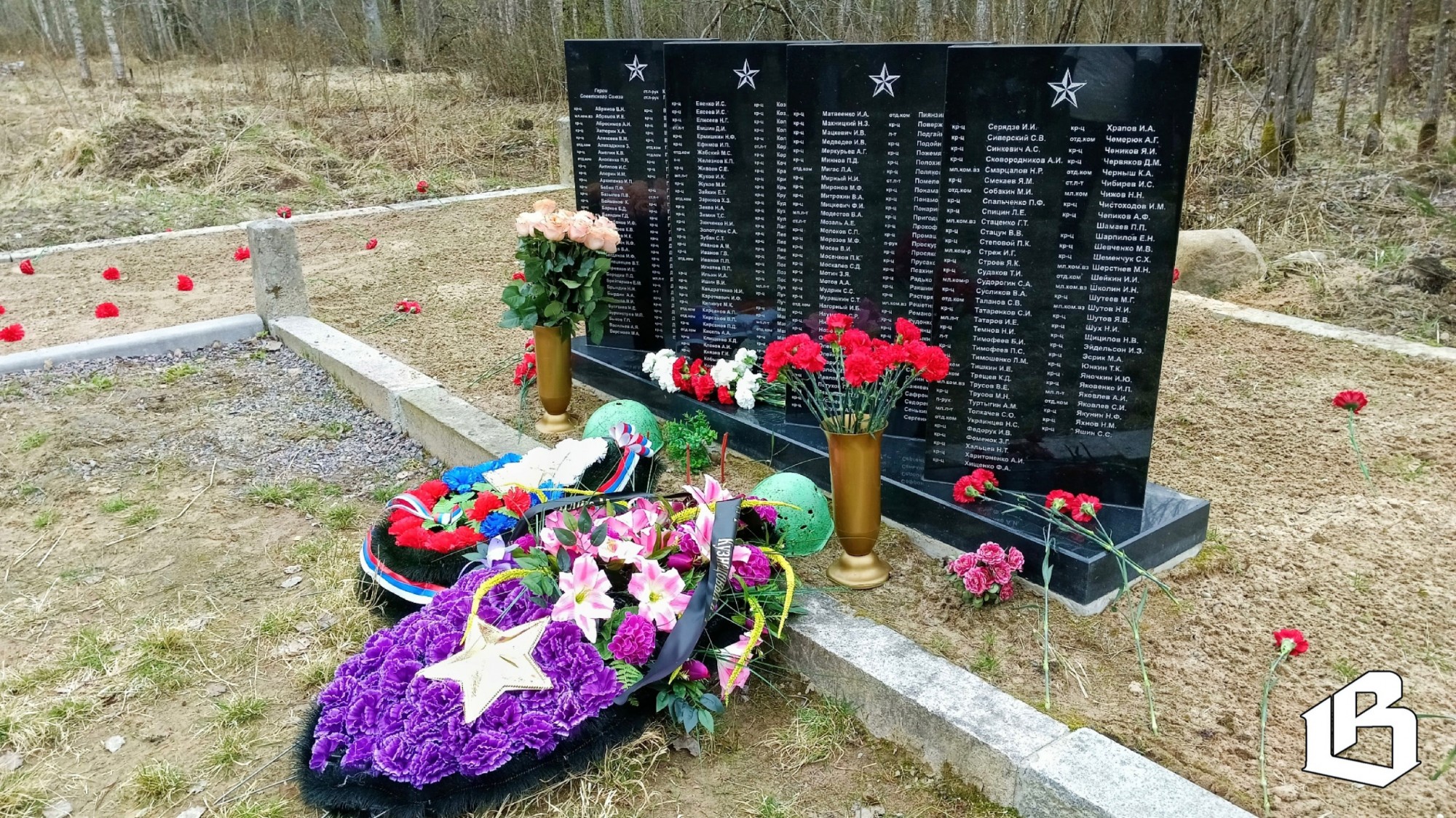 В Выборгском районе прошло торжественное открытие воинского захоронения