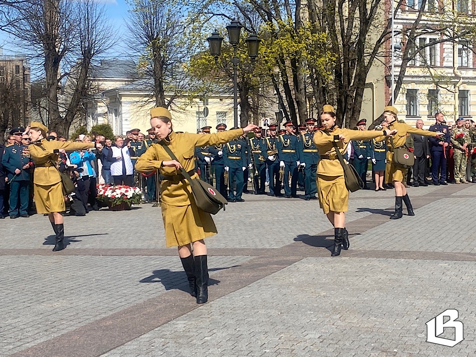 Выборг в майском солнце: День Победы