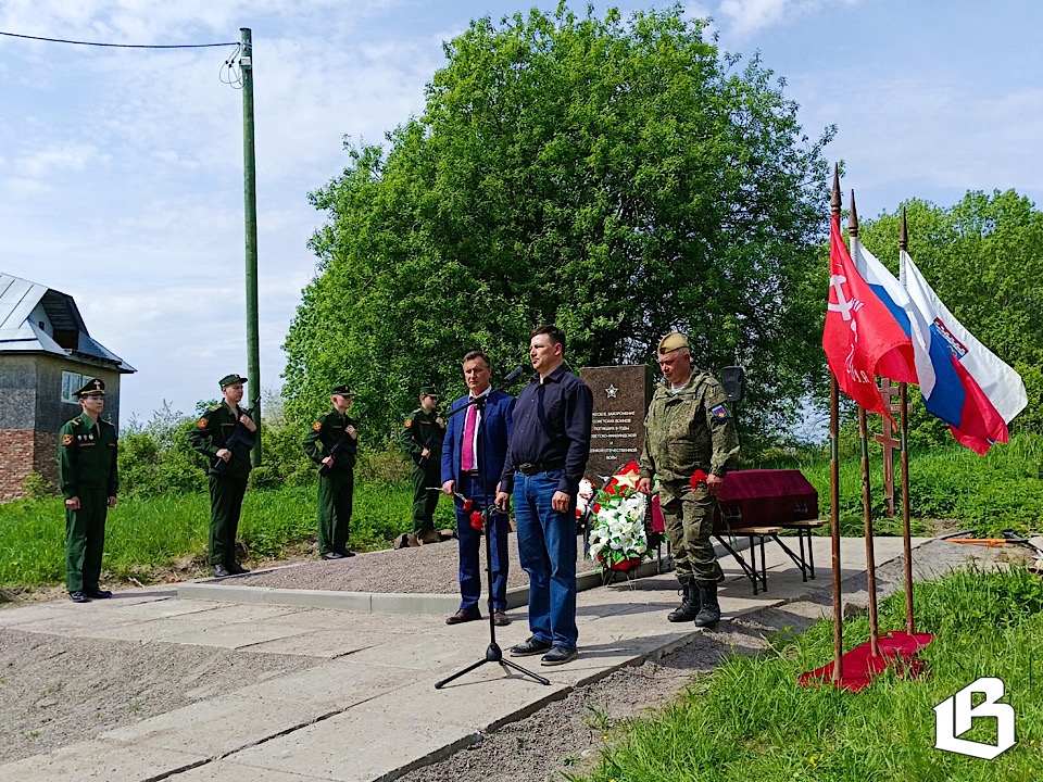 Под Выборгом прошла церемония захоронения останков бойцов Красной Армии