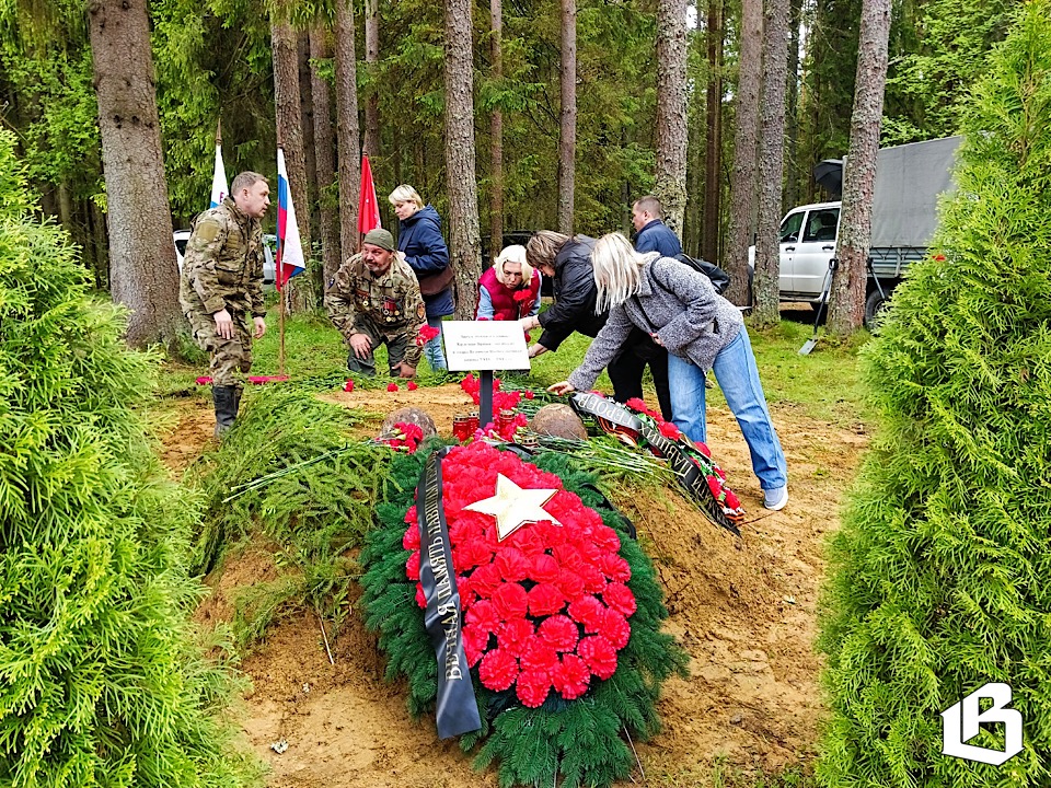 В Первомайском поселении захоронили останки бойцов Красной Армии