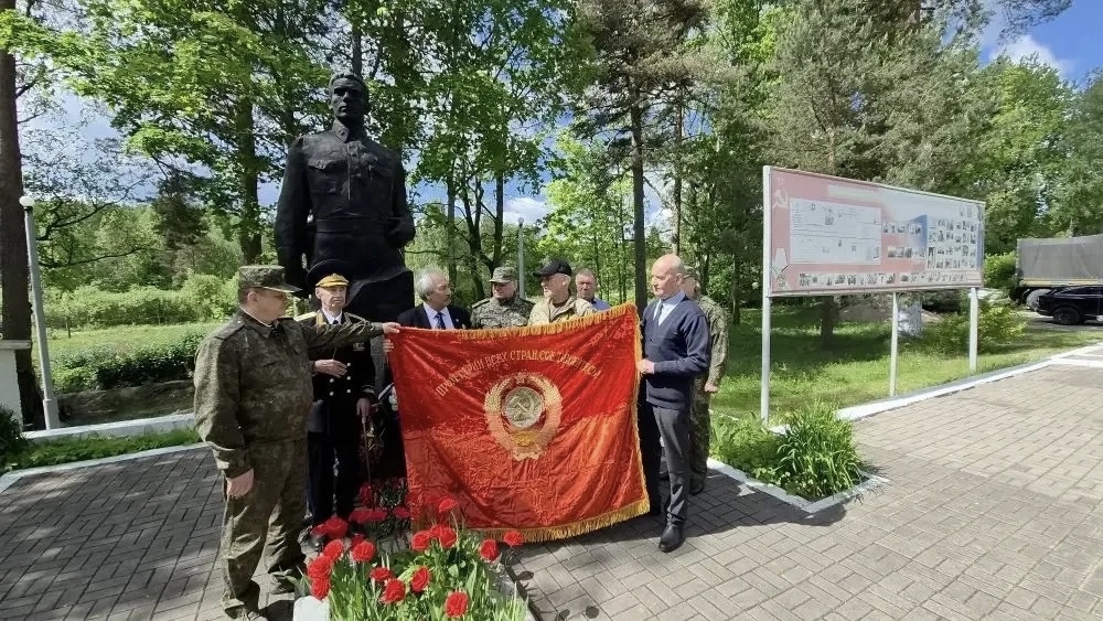 Герои границы: в Выборге почтили память легендарного 102-го погранотряда