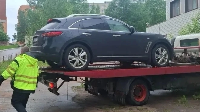 Выборгский автовладелец лишился своего «Инфинити»