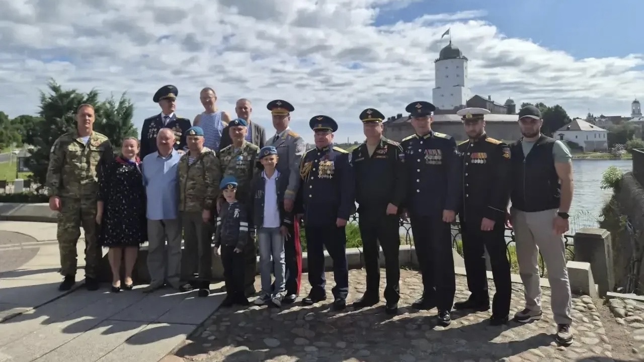 Выборг отметил День Воздушно-десантных войск