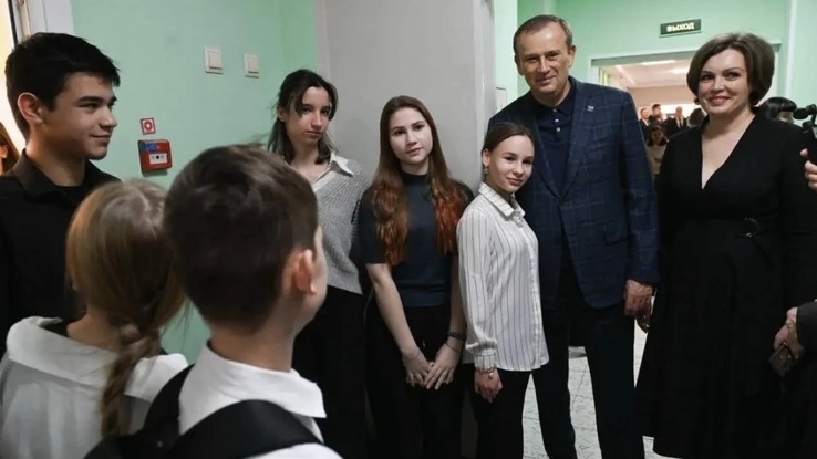 Школьники, их родители и студенты получат помощь от региональных властей