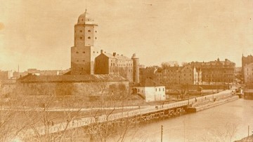 Собиратель памяти: как Иван Першин сохраняет историю Выборга в старых фотографиях   