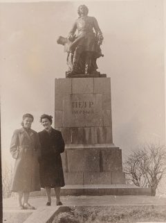 Собиратель памяти: как Иван Першин сохраняет историю Выборга в старых фотографиях   