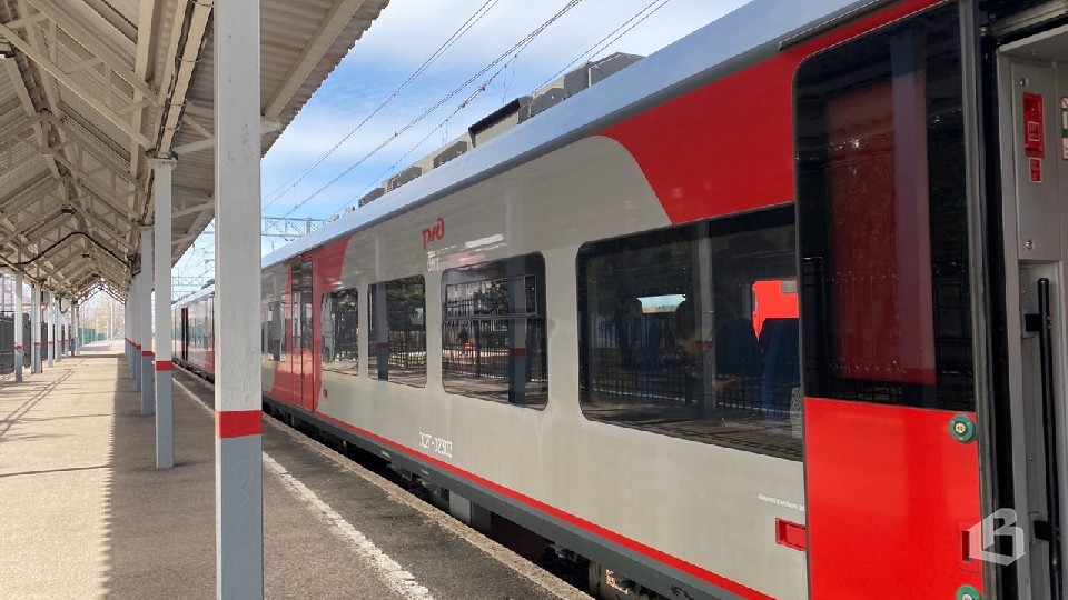 С 21 августа пассажиров ежедневно будут перевозить 12 пар "Ласточек"