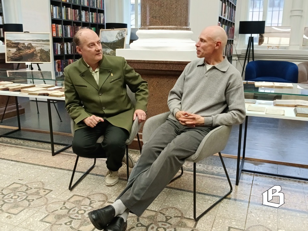 Выставка антикварных книг открылась на Пионерской