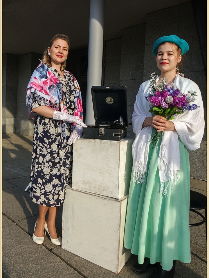 Под сенью Мельпомены