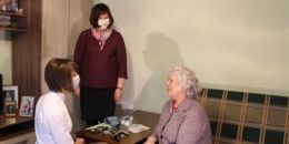 Соцработники Выборга приходят на помощь к пожилым
