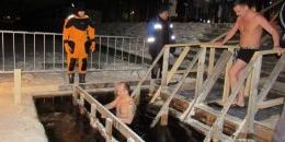 В купель окунулось более тысячи человек