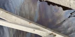 В Выборге в бухте Радуга вода вновь загрязнена нефтепродуктами