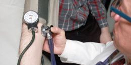 В «красных» зонах Ленобласти разрешены профосмотры и диспансеризация