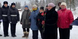 В поселке Лужайка установили мемориальную доску участнику Первой чеченской войны