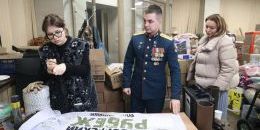 Выборжцы отправили на передовую письма и подарки