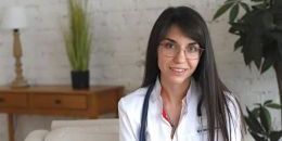 Врач-ревматолог Гатчинской клинической межрайонной больницы Юлия Белолипецкая