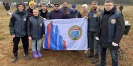 «Команда 47» сажает деревья в Приозерском районе